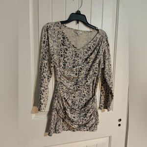 Cabi Animal print bodycon contour top shirt Size XS 3/4 sleeves cream and gray